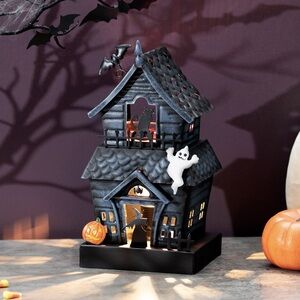 Haunting Good Time Scentsy Halloween Warmer- New in Box- $60